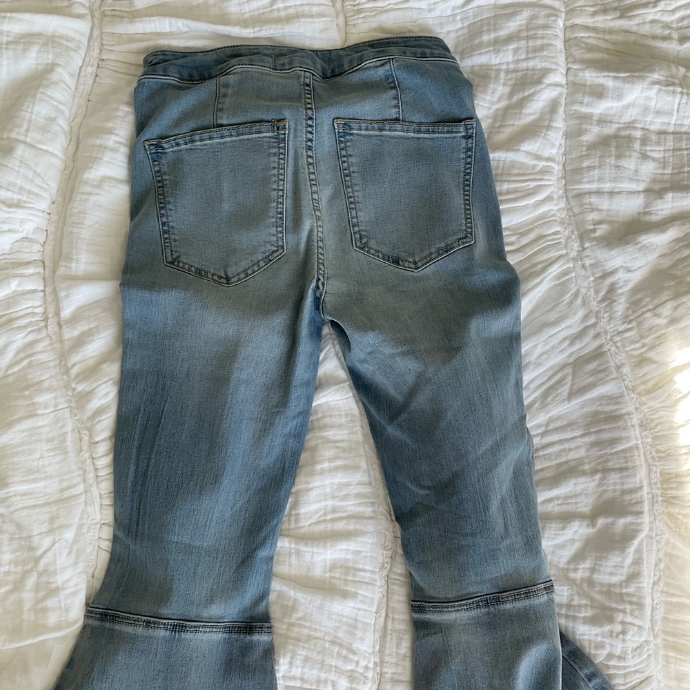 New with Tags Free People Just Float On Flare Jeans Bermondsy Blue - Picture 4 of 6